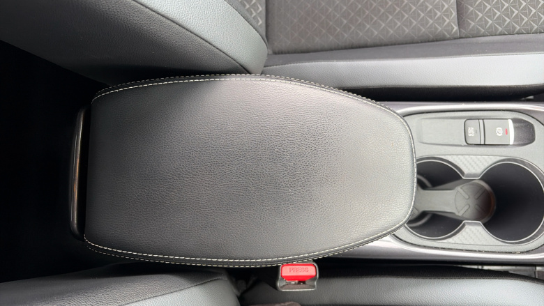 Nissan Juke 1.0 DiG-T 114 N-Connecta 5dr Petrol Hatchback